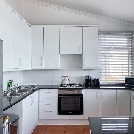 Oceanfront Penthouse Apartment Muizenberg Exterior foto