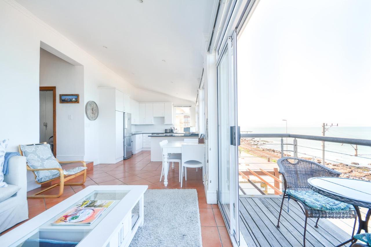 Oceanfront Penthouse Apartment Muizenberg Exterior foto