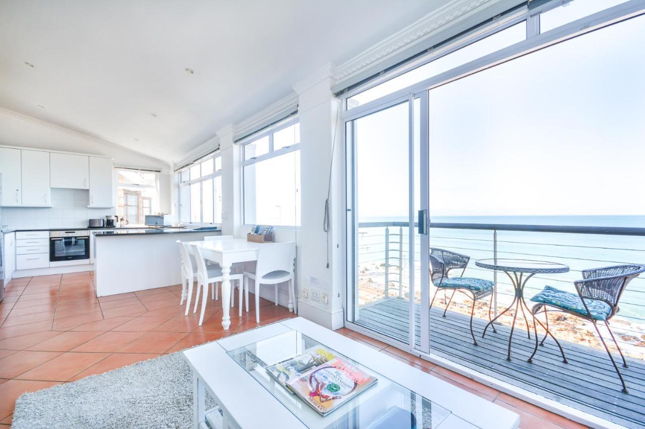 Oceanfront Penthouse Apartment Muizenberg Exterior foto