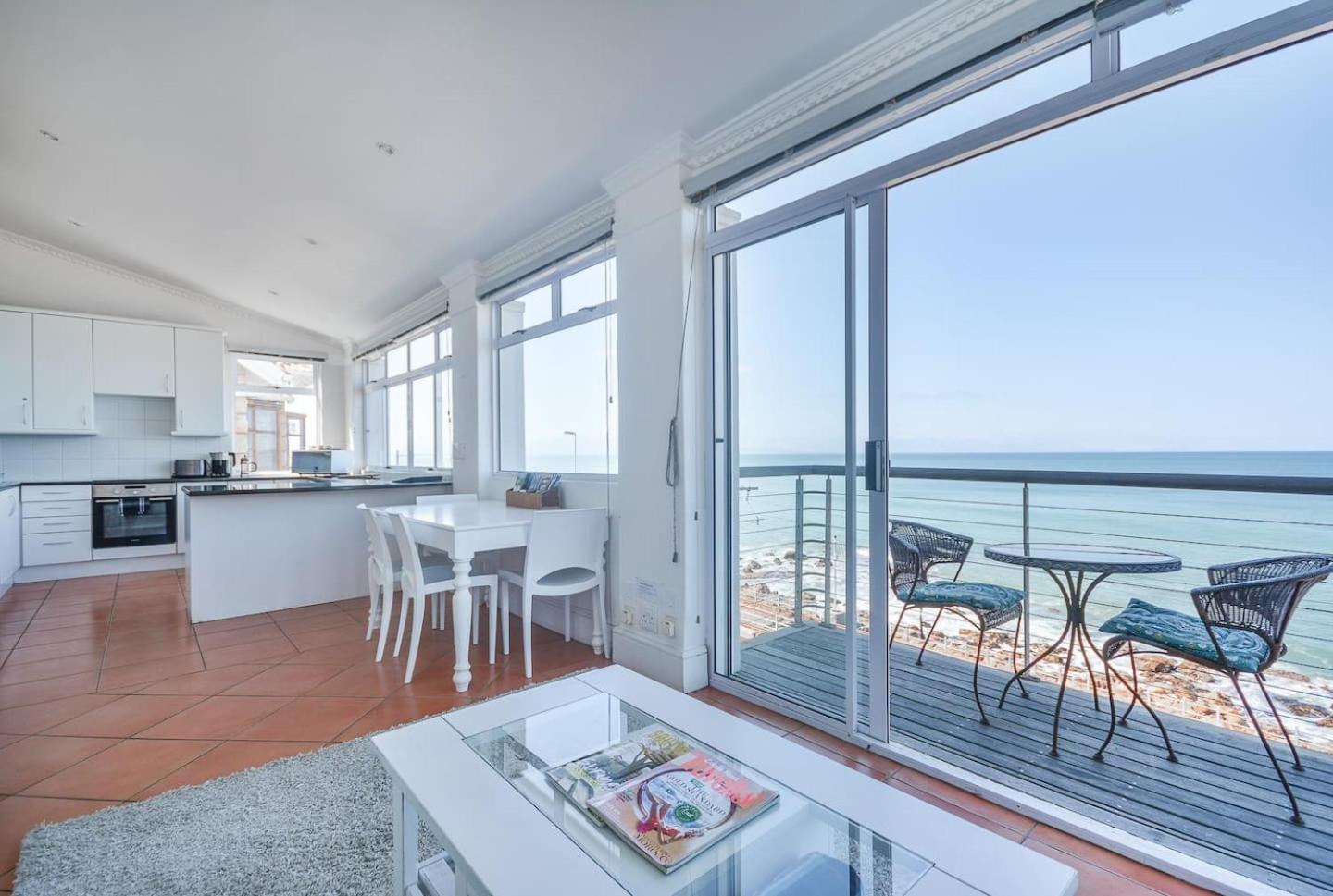 Oceanfront Penthouse Apartment Muizenberg Exterior foto