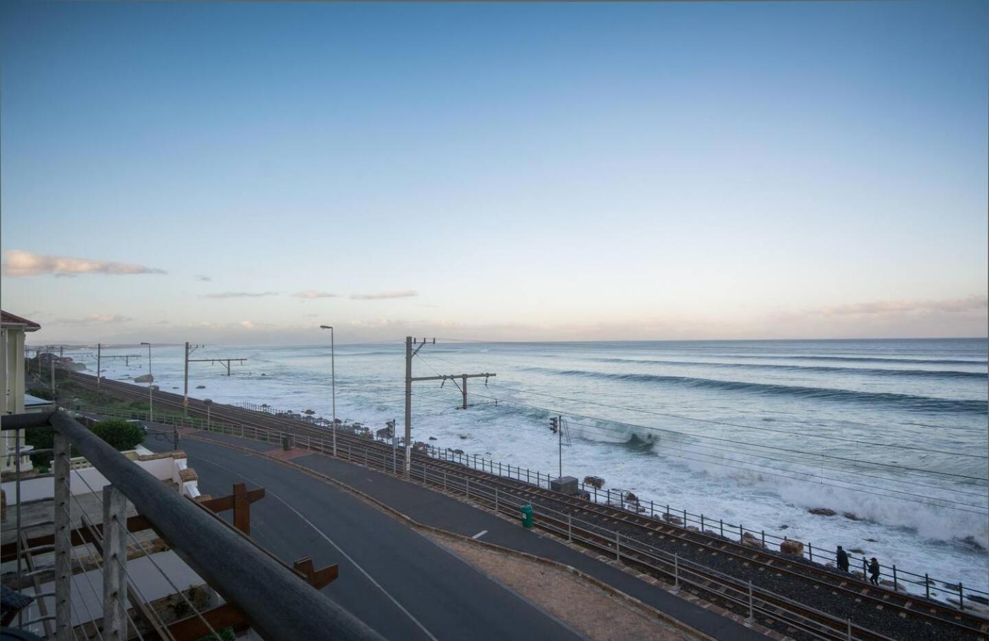 Oceanfront Penthouse Apartment Muizenberg Exterior foto