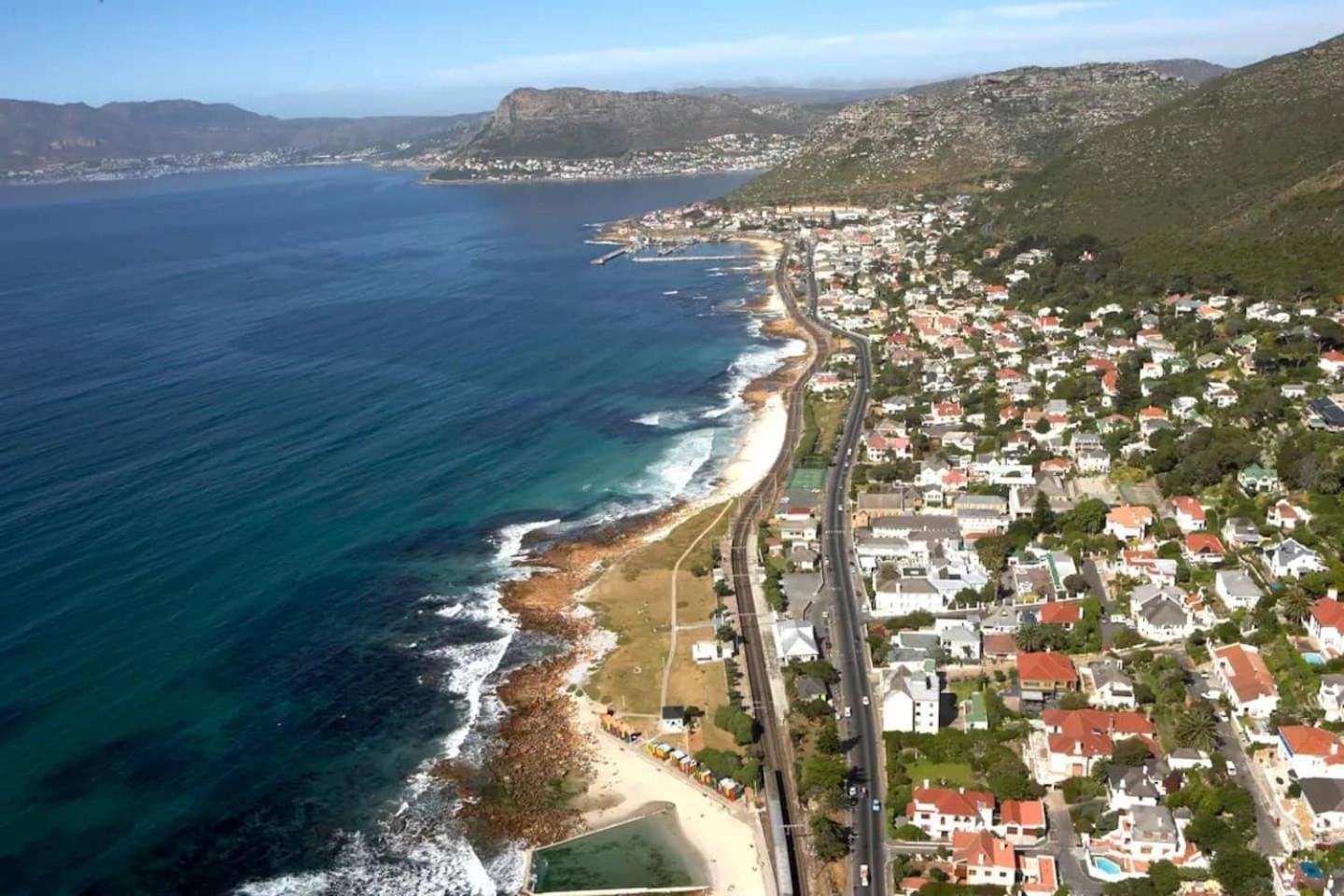 Oceanfront Penthouse Apartment Muizenberg Exterior foto