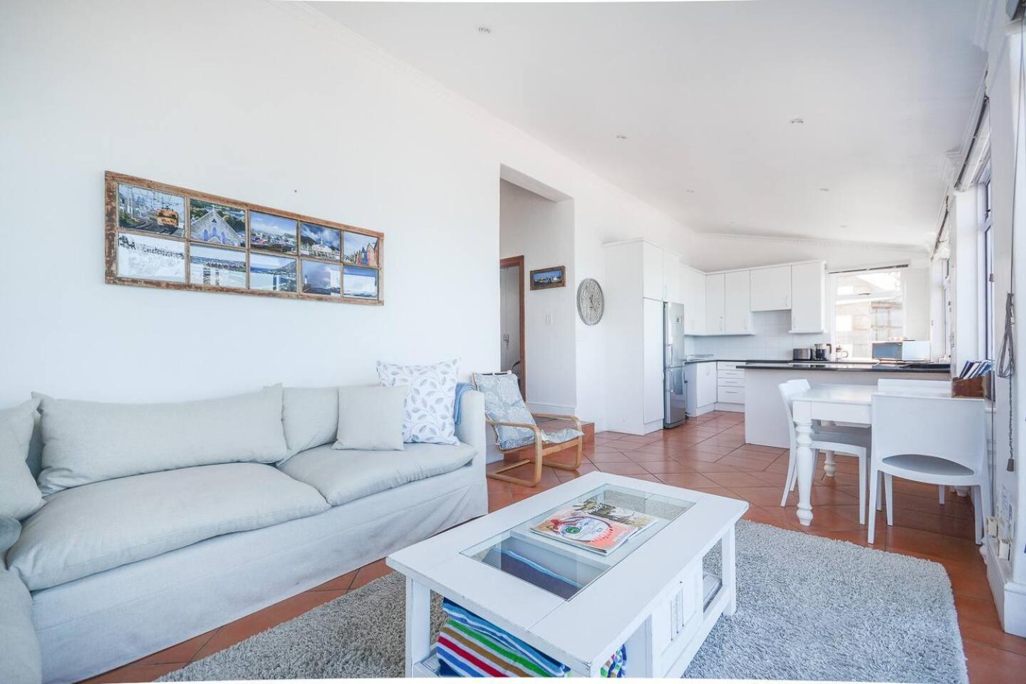 Oceanfront Penthouse Apartment Muizenberg Exterior foto