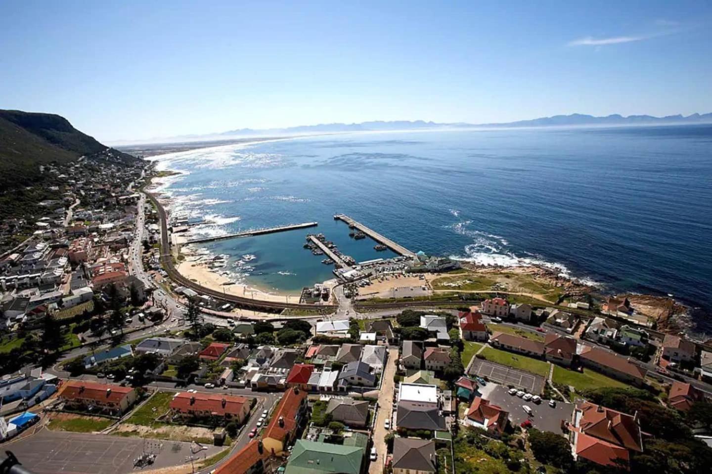 Oceanfront Penthouse Apartment Muizenberg Exterior foto